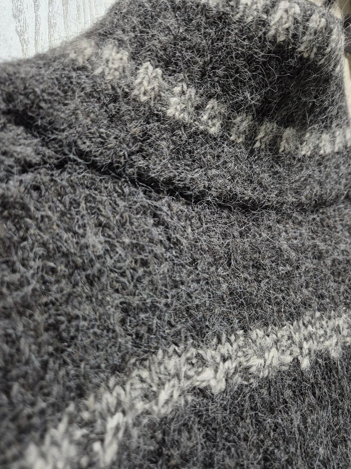 모헤어 스트라이프 하이넥 니트 상품이미지7