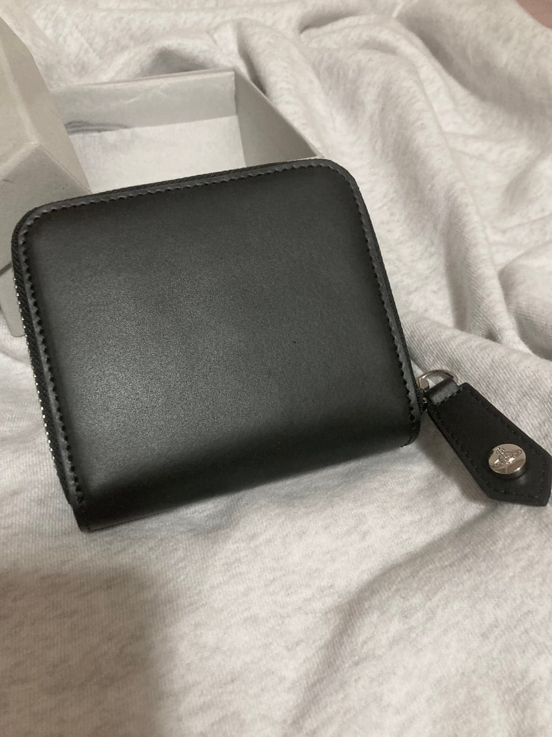 비비안웨스트우드 블랙 지퍼 반지갑 상품이미지2