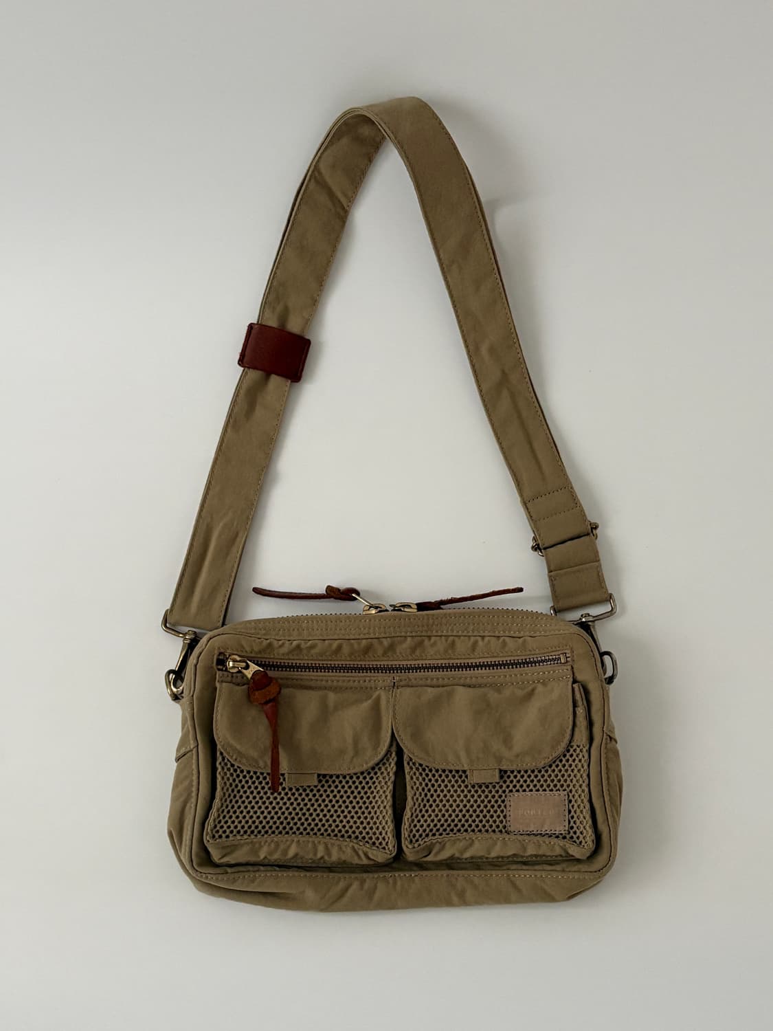 Cotton Mesh Pocket Shoulder Bag (Camel) 상품이미지1