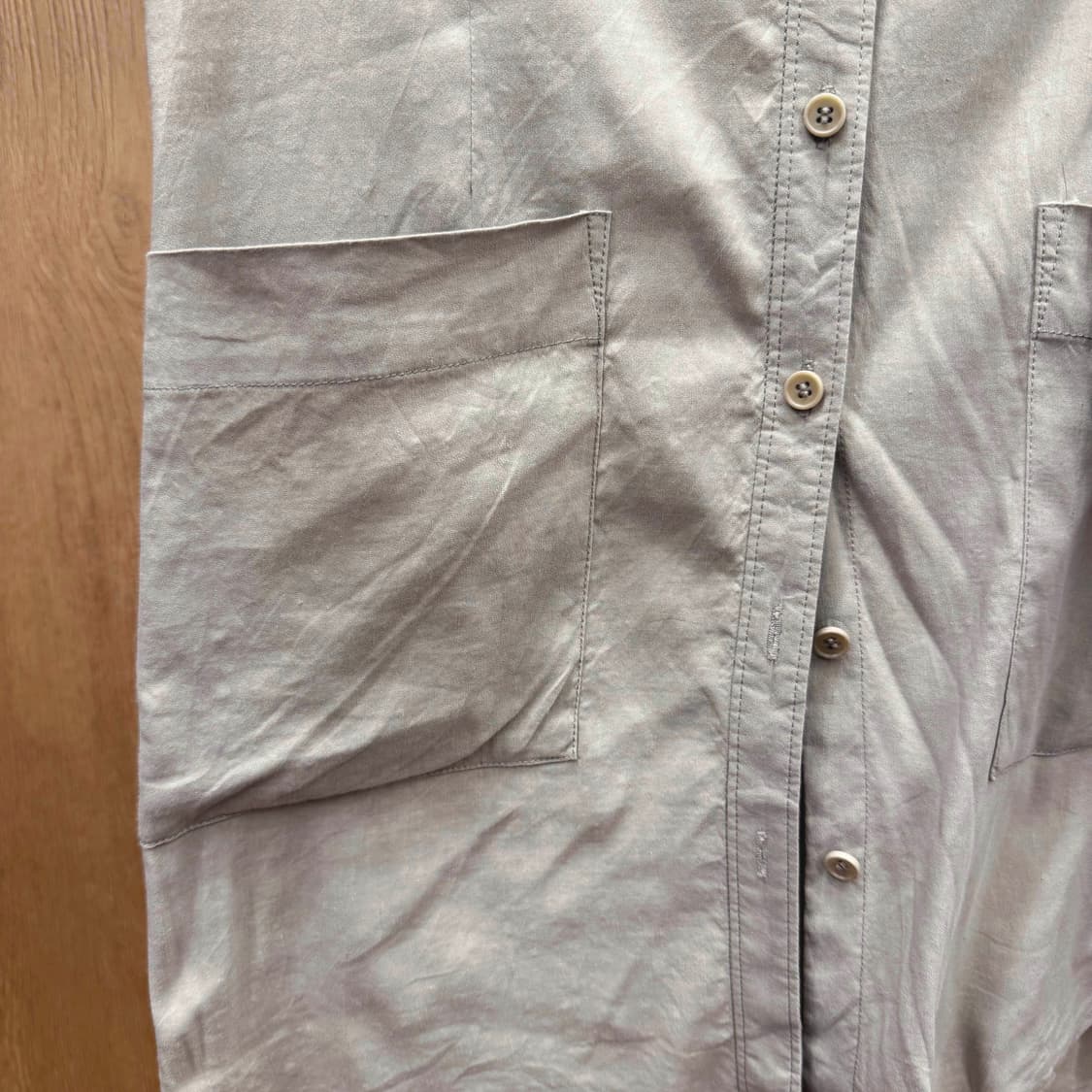 띠어리 반팔 셔츠 원피스 카라넥 버튼 클로징 빅포켓 디테일 베이지 상품이미지6