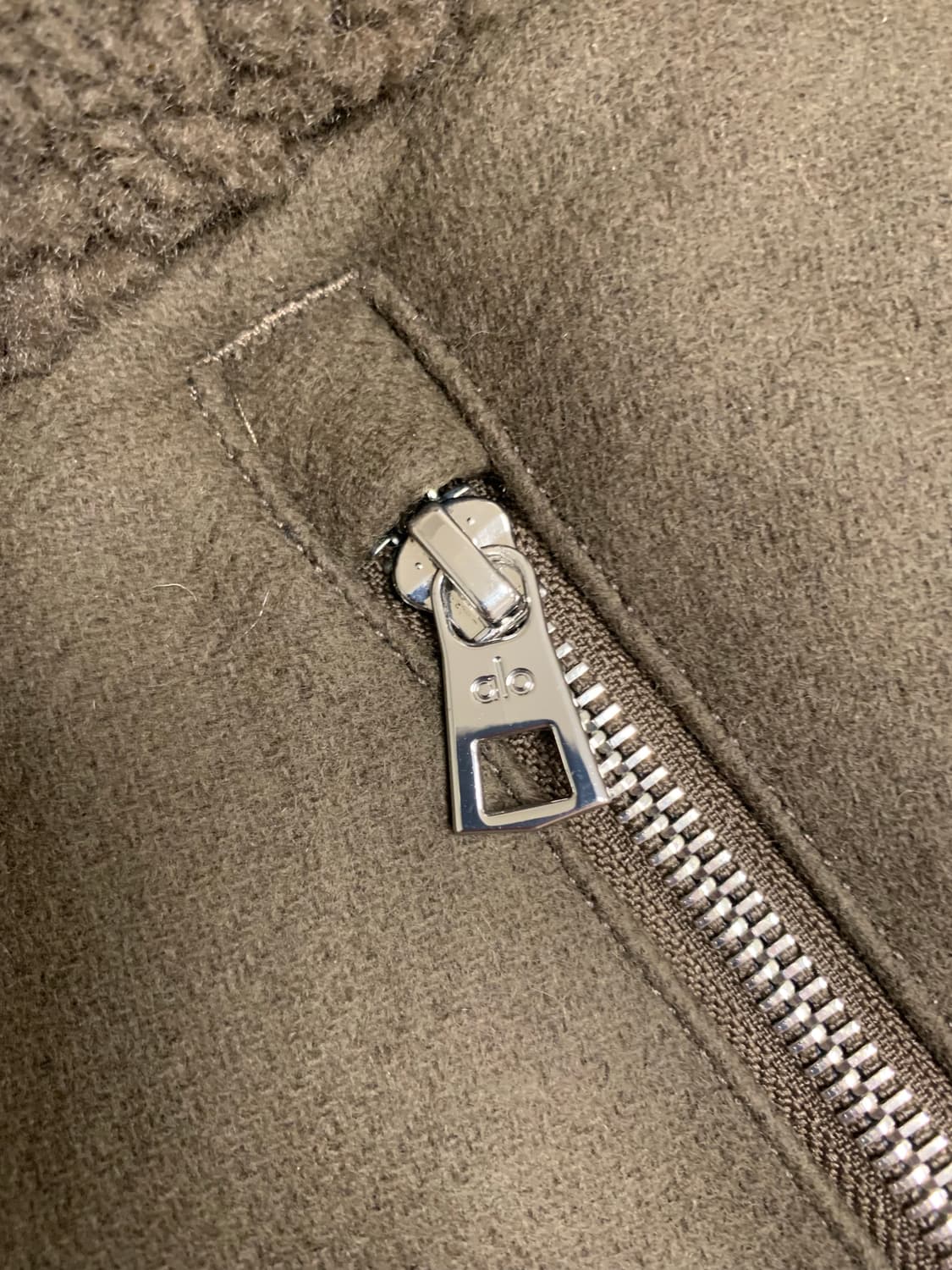 알로 요가 크롭 푸퍼 자켓 상품이미지8