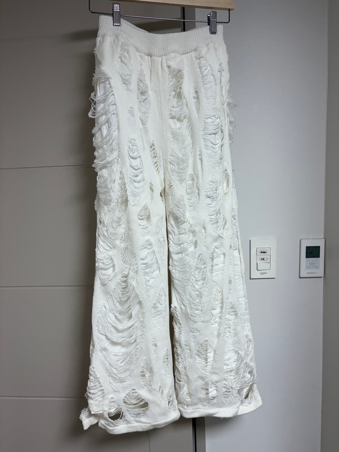 나체 화이트 팬츠 상품이미지1