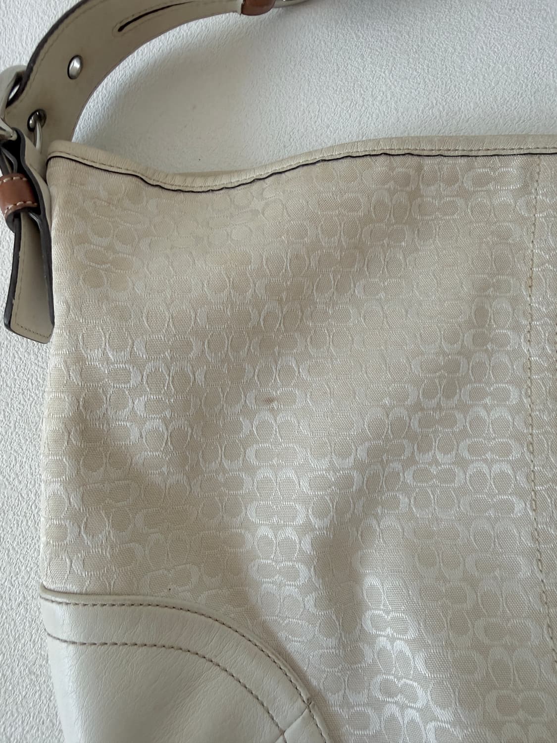 코치(COACH) 모노그램 레더 숄더백 상품이미지4