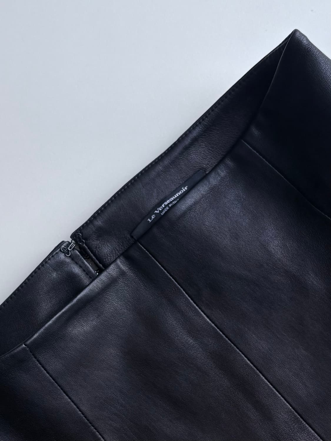 르 베르노소와르 H라인 리얼레더 스커트  상품이미지2