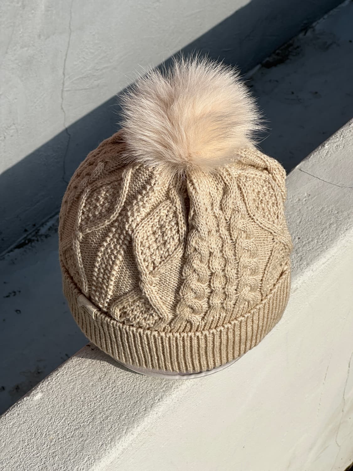 [M] 아이더 베이지 케이블 폼폼 비니 모자 상품이미지3