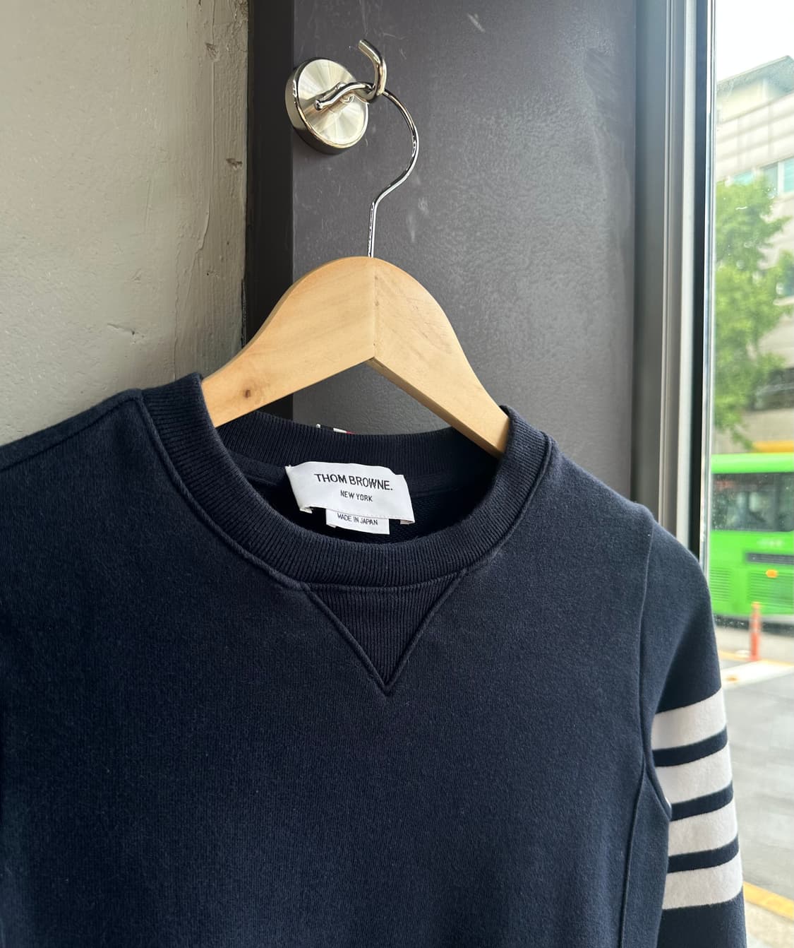 40(1)/ 톰브라운 사선완장 맨투맨 상품이미지3