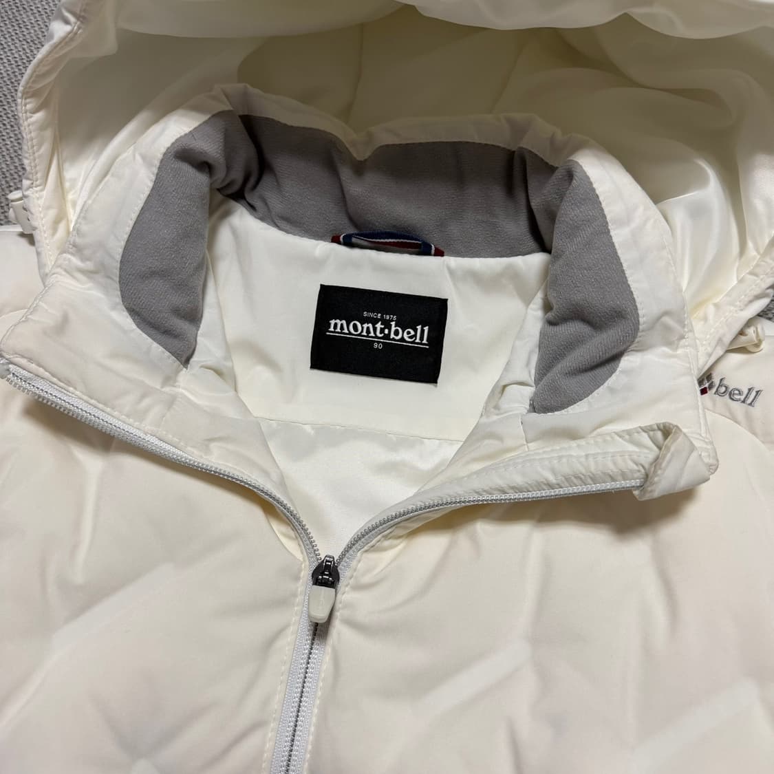 몽벨 우먼스 고주파다운 경량 패딩자켓 상품이미지3