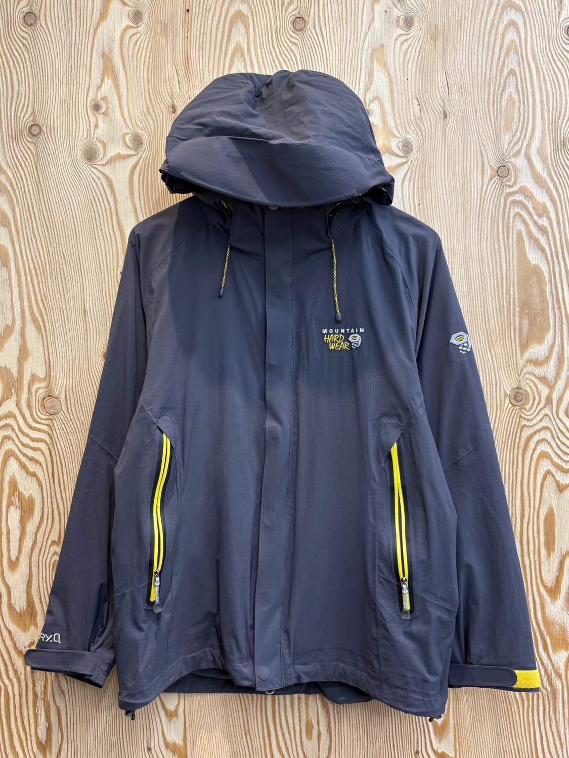 마운틴 하드웨어 바람막이 상품이미지1