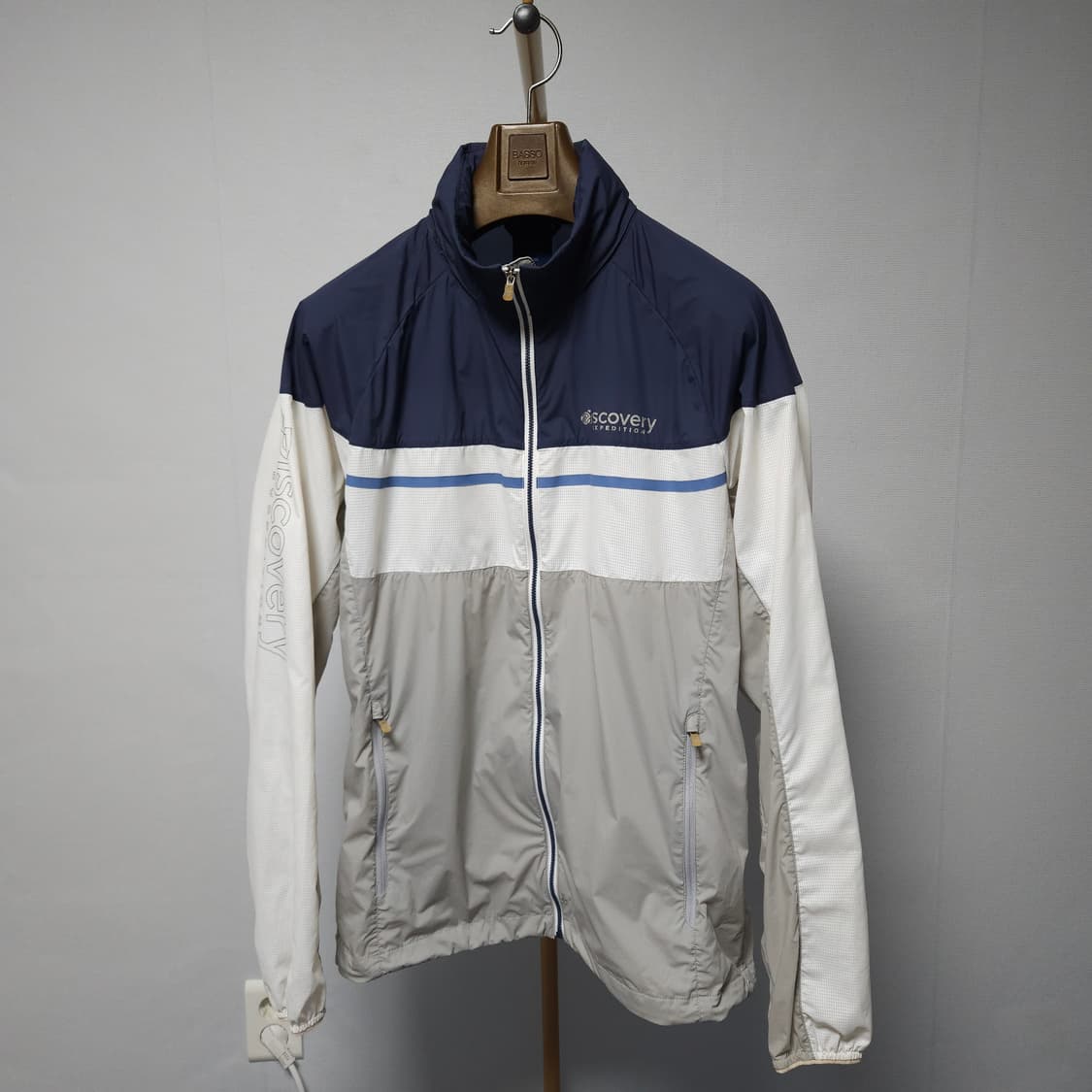 100 ) 디스커버리 남성 홑겹 바람막이 자켓 상품이미지1