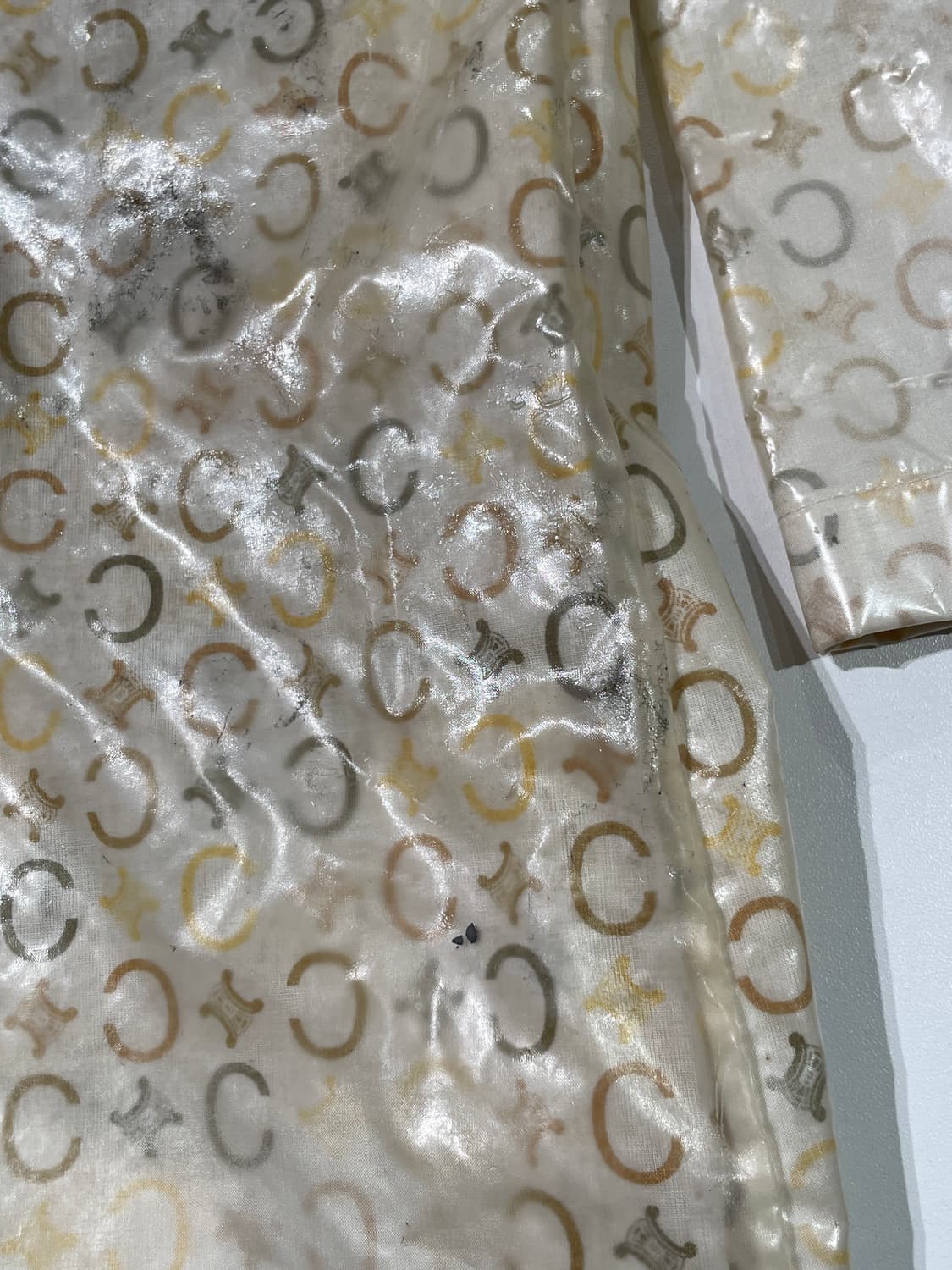 셀린느 트리오페 모노그램 스냅 버튼 폴리우레탄 코트 상품이미지9