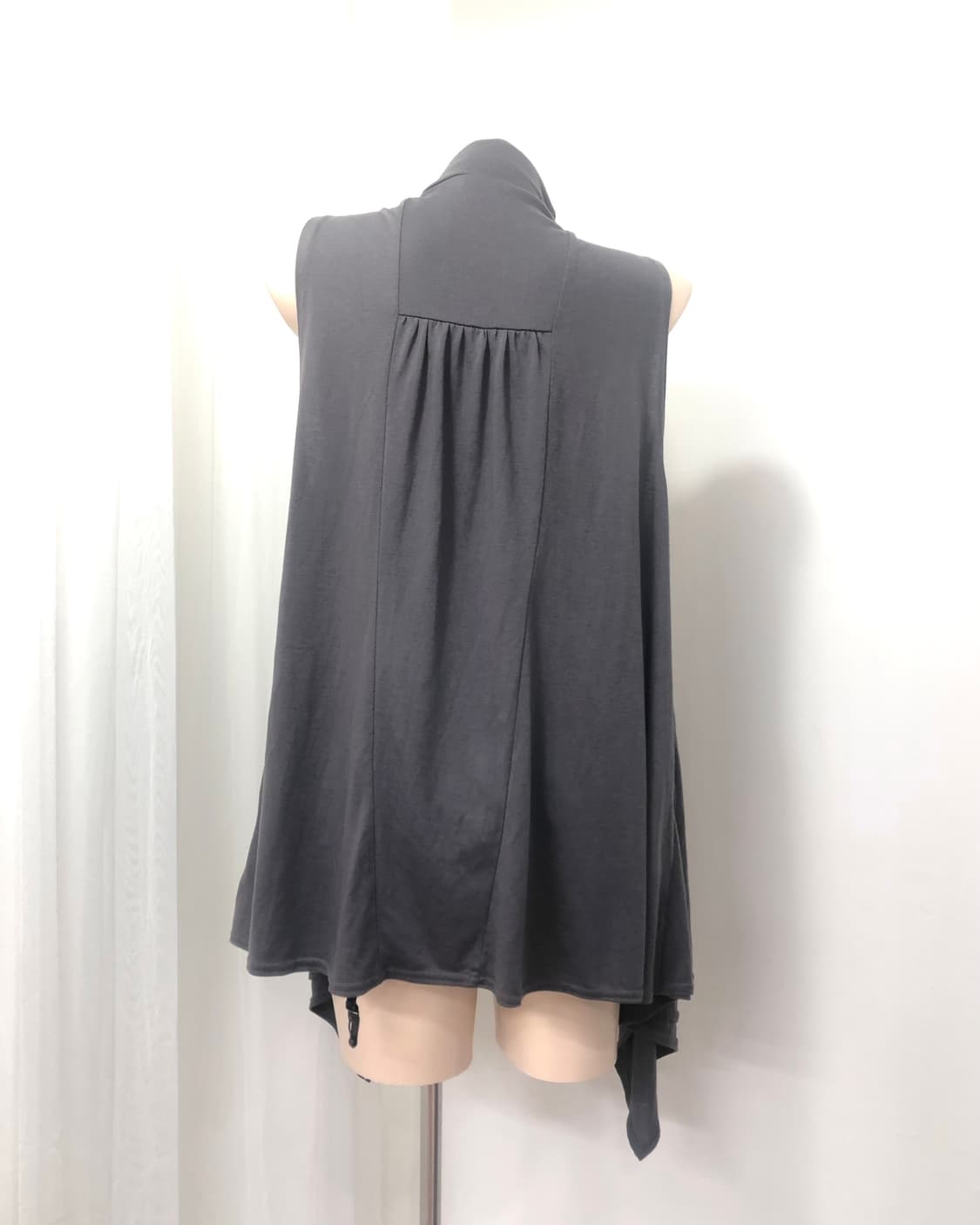 archive front drape charcoal vest 상품이미지4