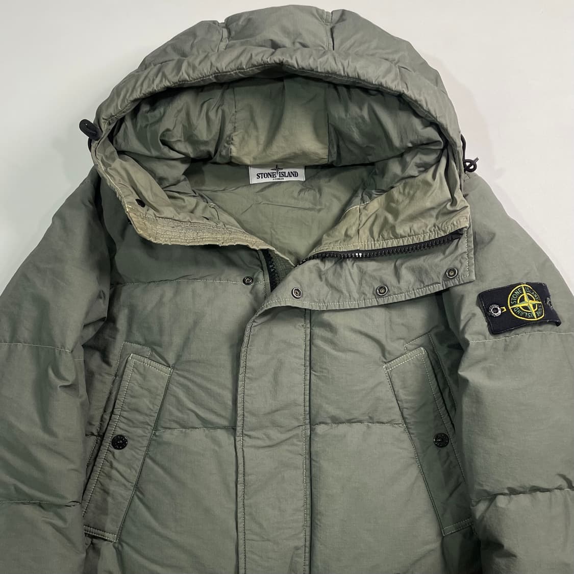 스톤아일랜드 카키 코튼/나일론 립스탑 다운 패딩 상품이미지2