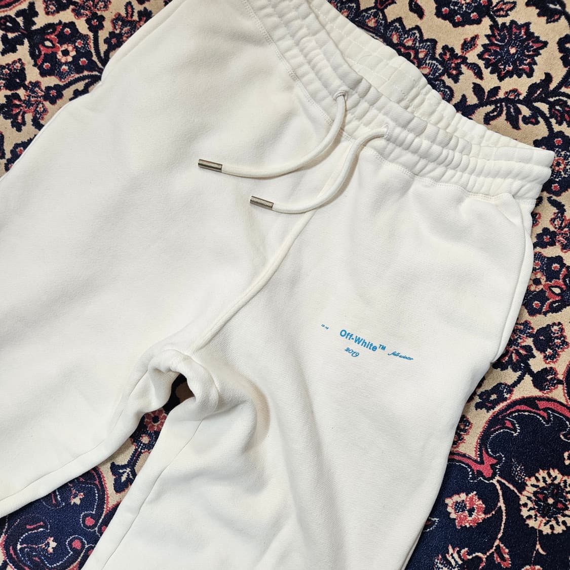 오프화이트 18AW 시그니쳐 프린팅 기모 팬츠 L size 상품이미지4