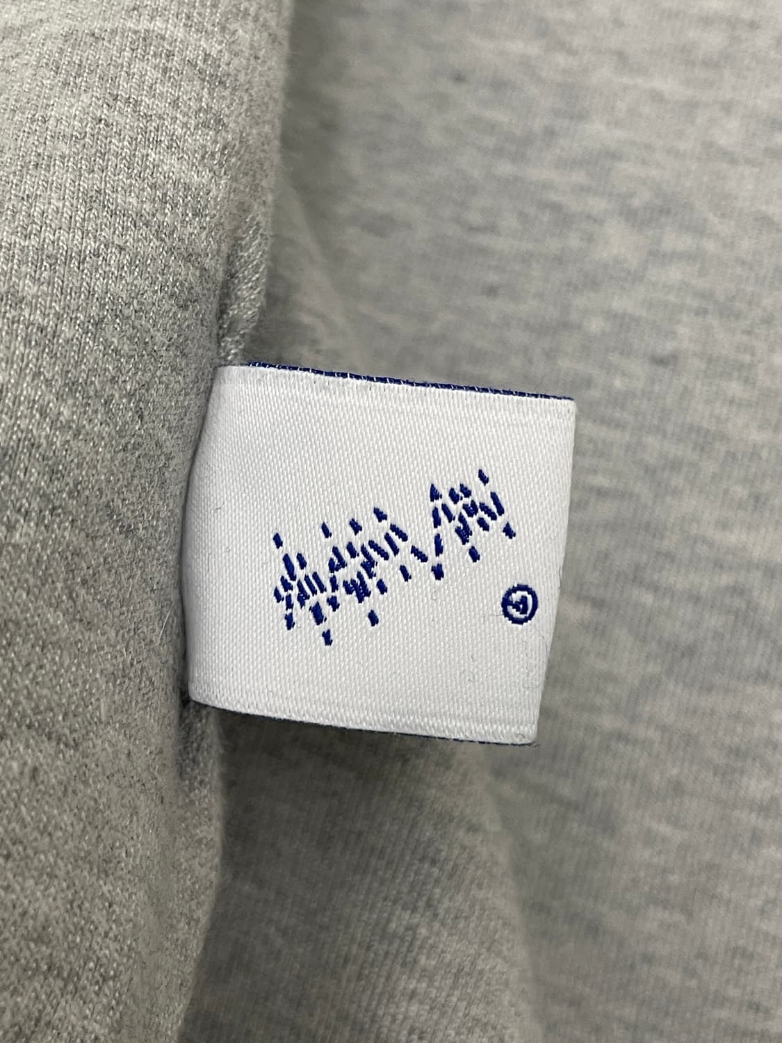 아더에러 메종키츠네 메디테이션 폭스 스웻셔츠 그레이 상품이미지8