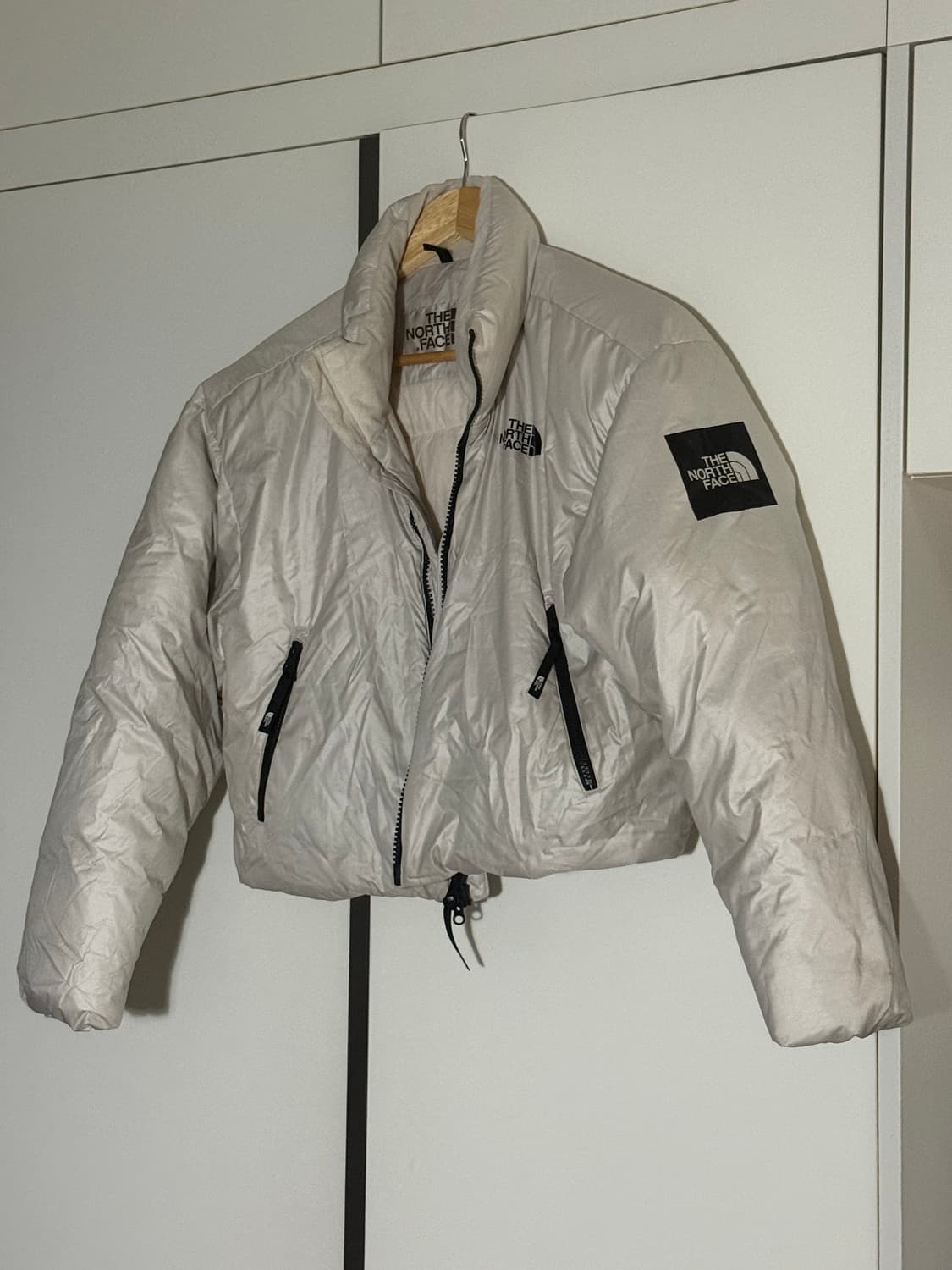 노스페이스 여성용 화이트 라벨 글로시 다운 패딩 NJ1DP61K wm 상품이미지1