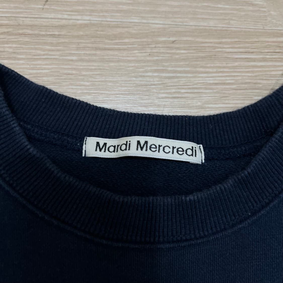 마르디 메크르디 여성 오버사이즈 빅프린팅 맨투맨 [네이비] FREE 상품이미지4