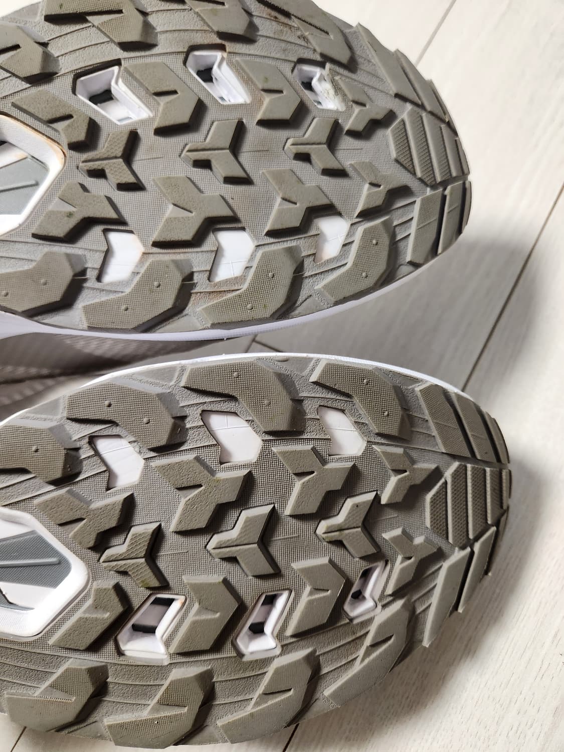 네파 남녀공용 다이얼 휘슬라이저 고어텍스 하이킹화 7KC7620-A03  상품이미지8