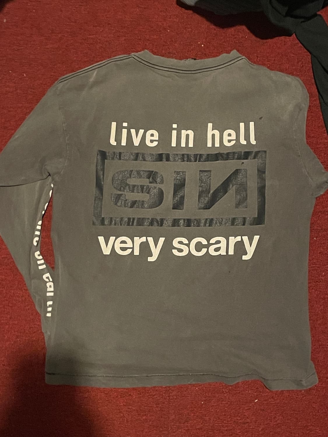 L) 세인트미카엘 나인인치네일스 오마주 sin 롱슬리브 상품이미지2