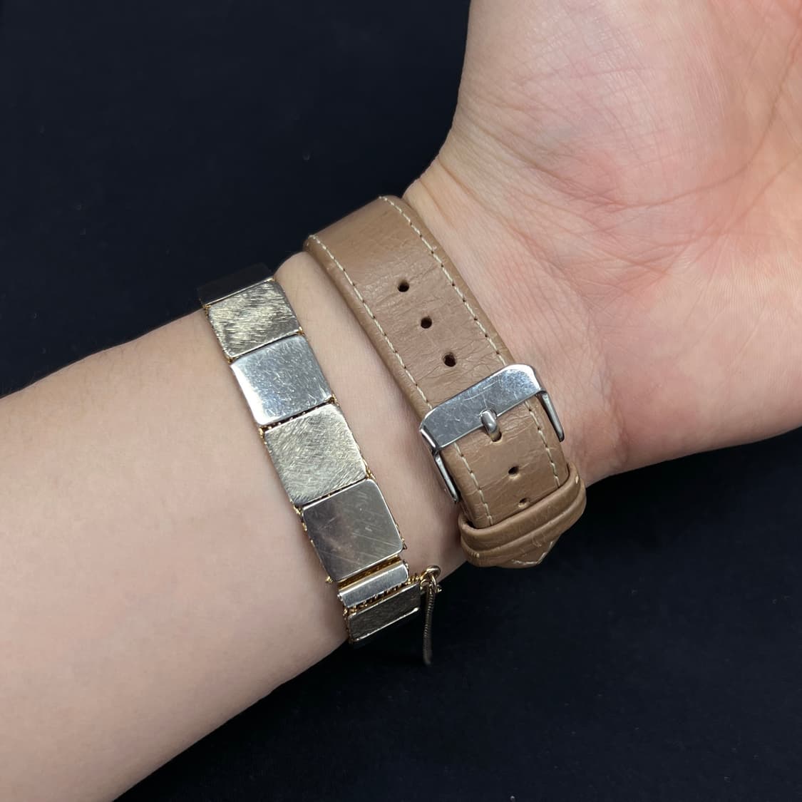Anne Klein 클래식 탱크 레더 워치 상품이미지4