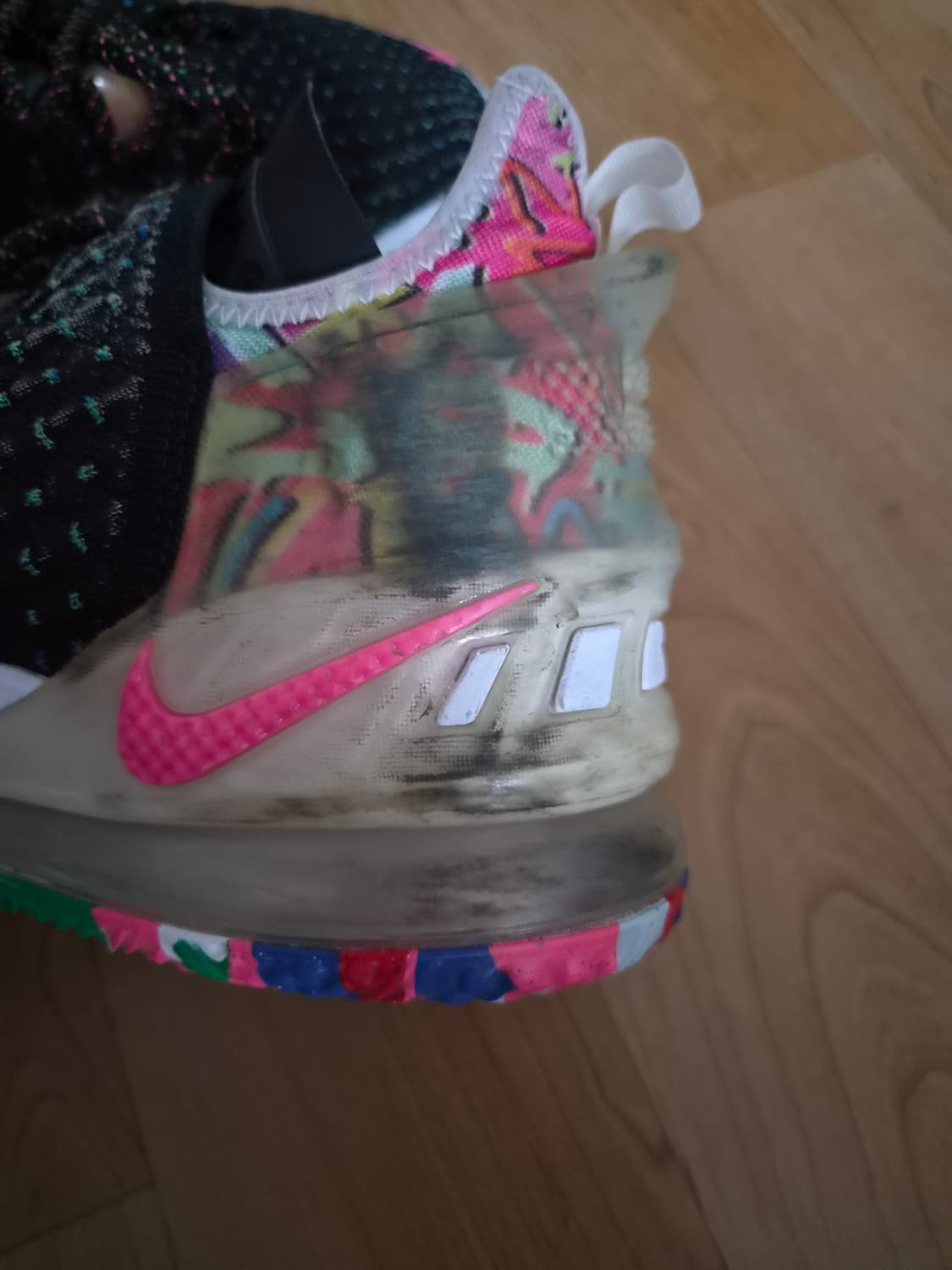 나이키 르브론 18 제임스 갱 블랙 멀티컬러 상품이미지5