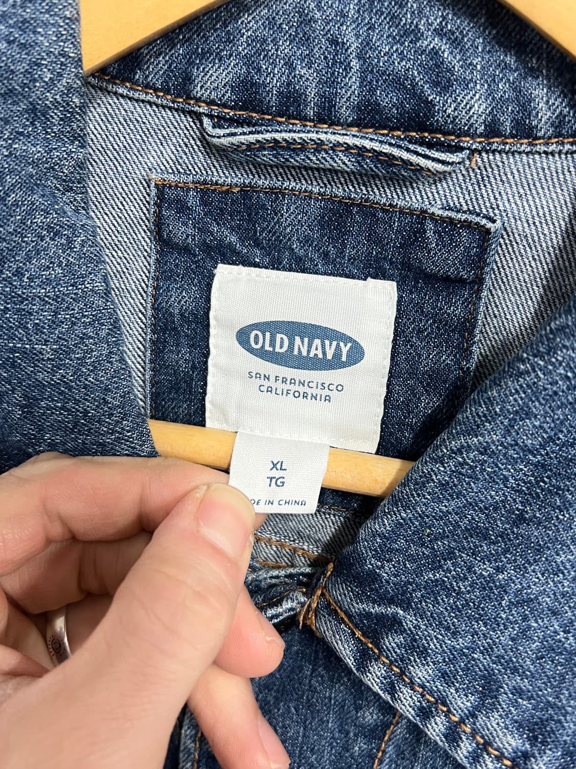 Old Navy 올드 네이비 워싱 데님 트러커 자켓 상품이미지5
