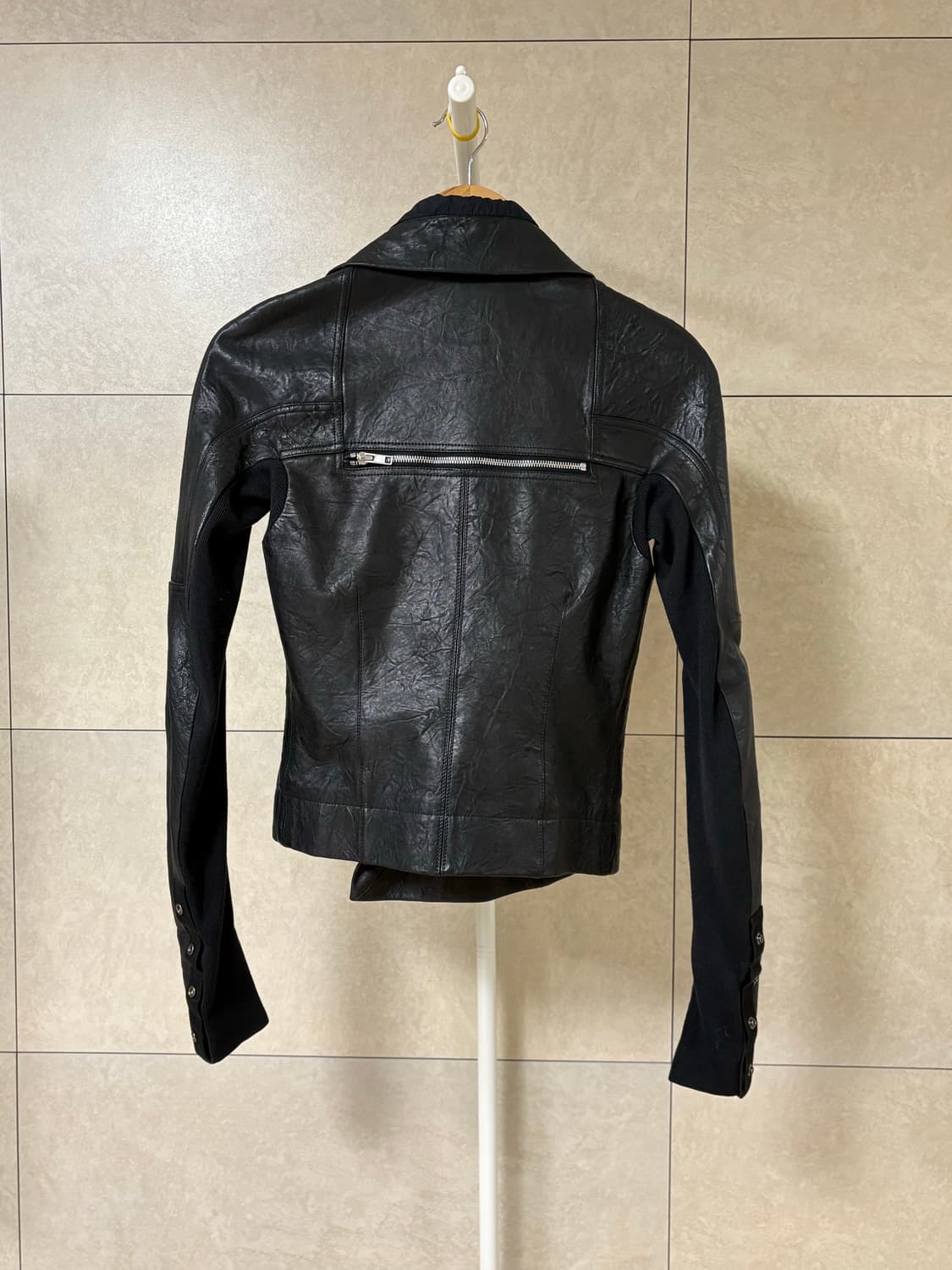 릭오웬스 사선 하이넥 레더자켓 상품이미지3