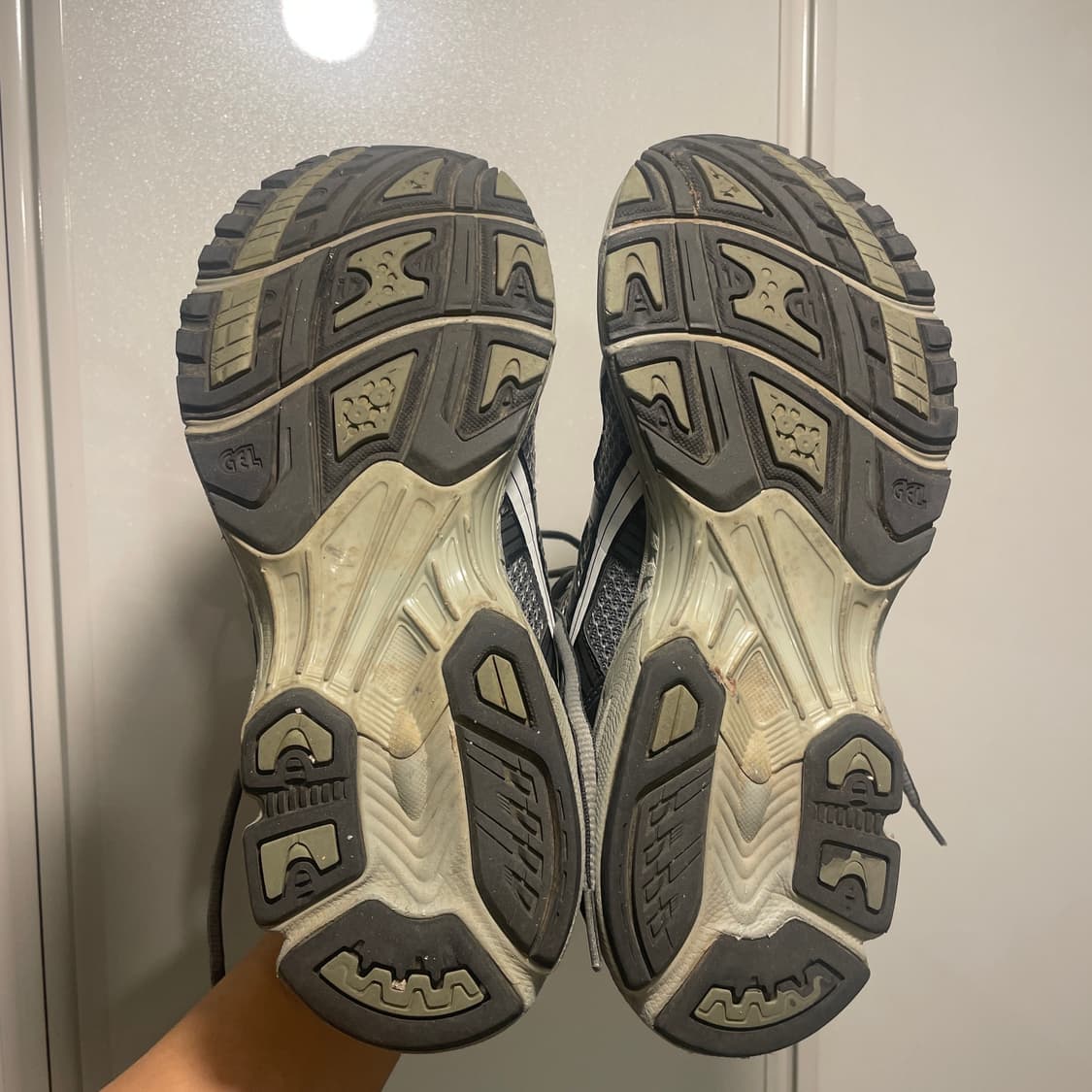 키코 아식스 젤카야노14 피그먼트그레이 280 상품이미지4