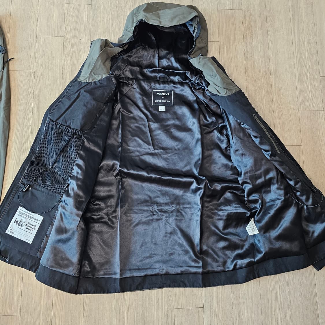 L 새제품) 마모트 X 유니폼브릿지 파카 바람막이 트랙팬츠 셋업 등산 상품이미지6