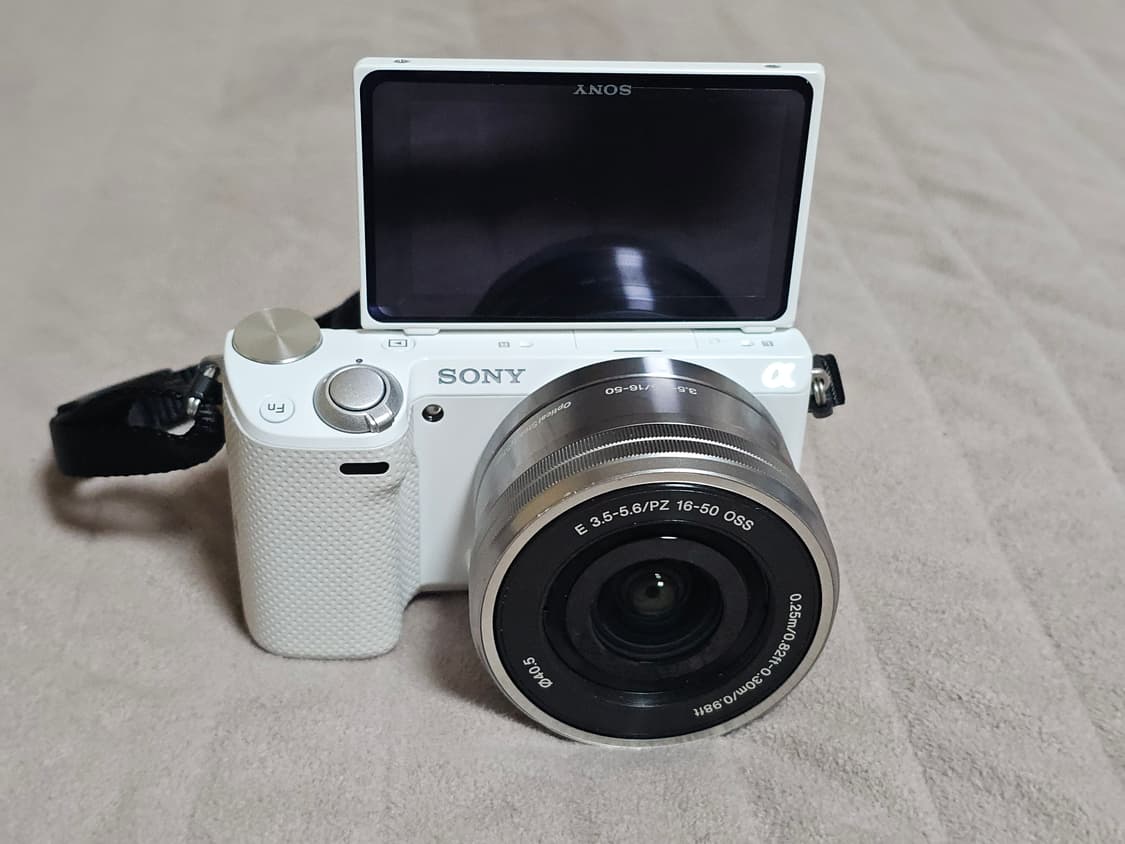 소니 NEX-5T 미러리스 카메라 상품이미지1