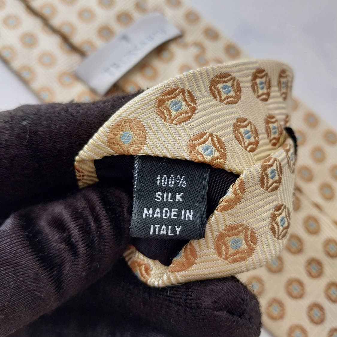 트루사르디 실크 레몬 패턴 넥타이 9.3cm A등급 K2601
 상품이미지7