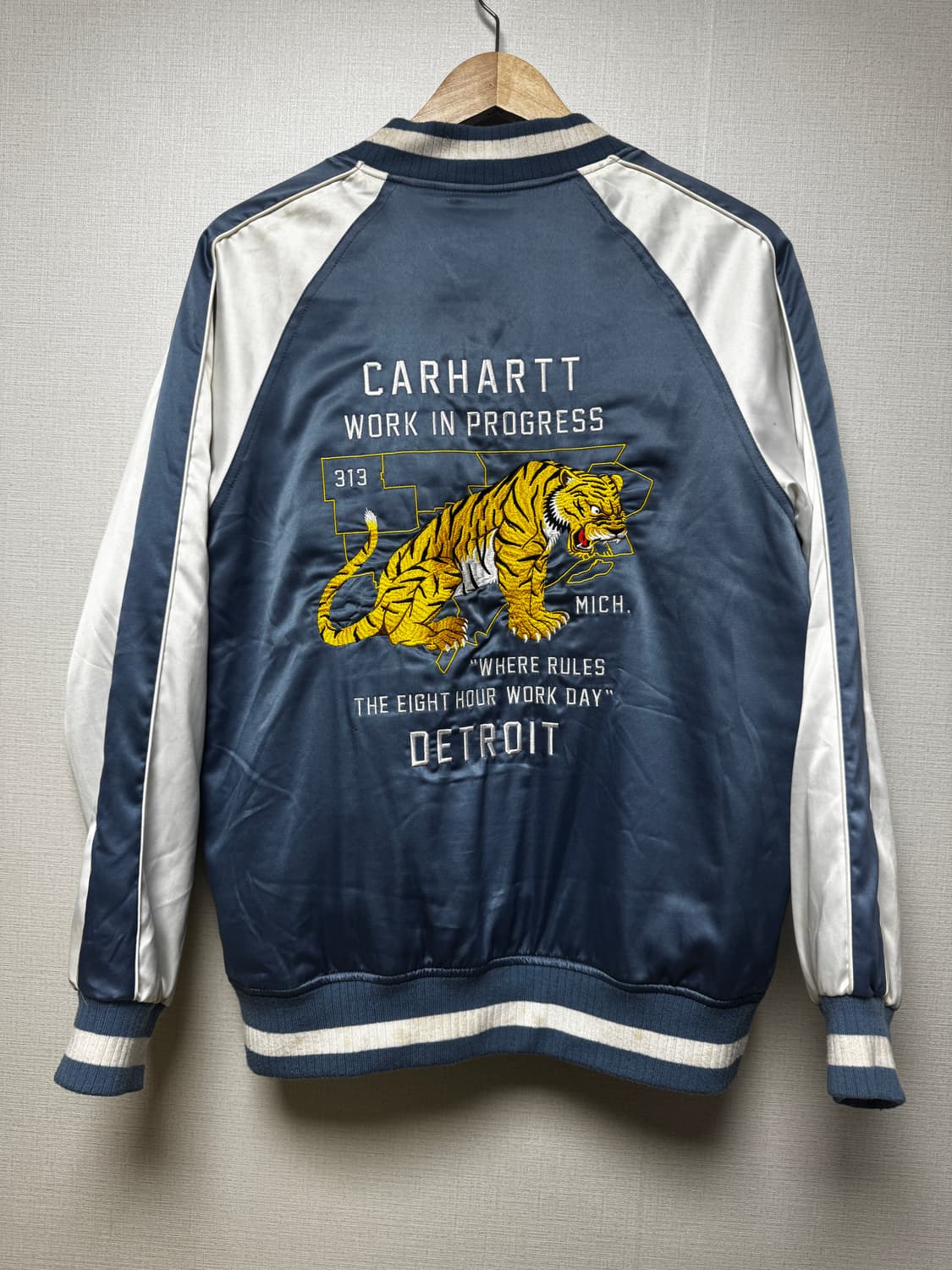 칼하트 수베니어 자켓 상품이미지1