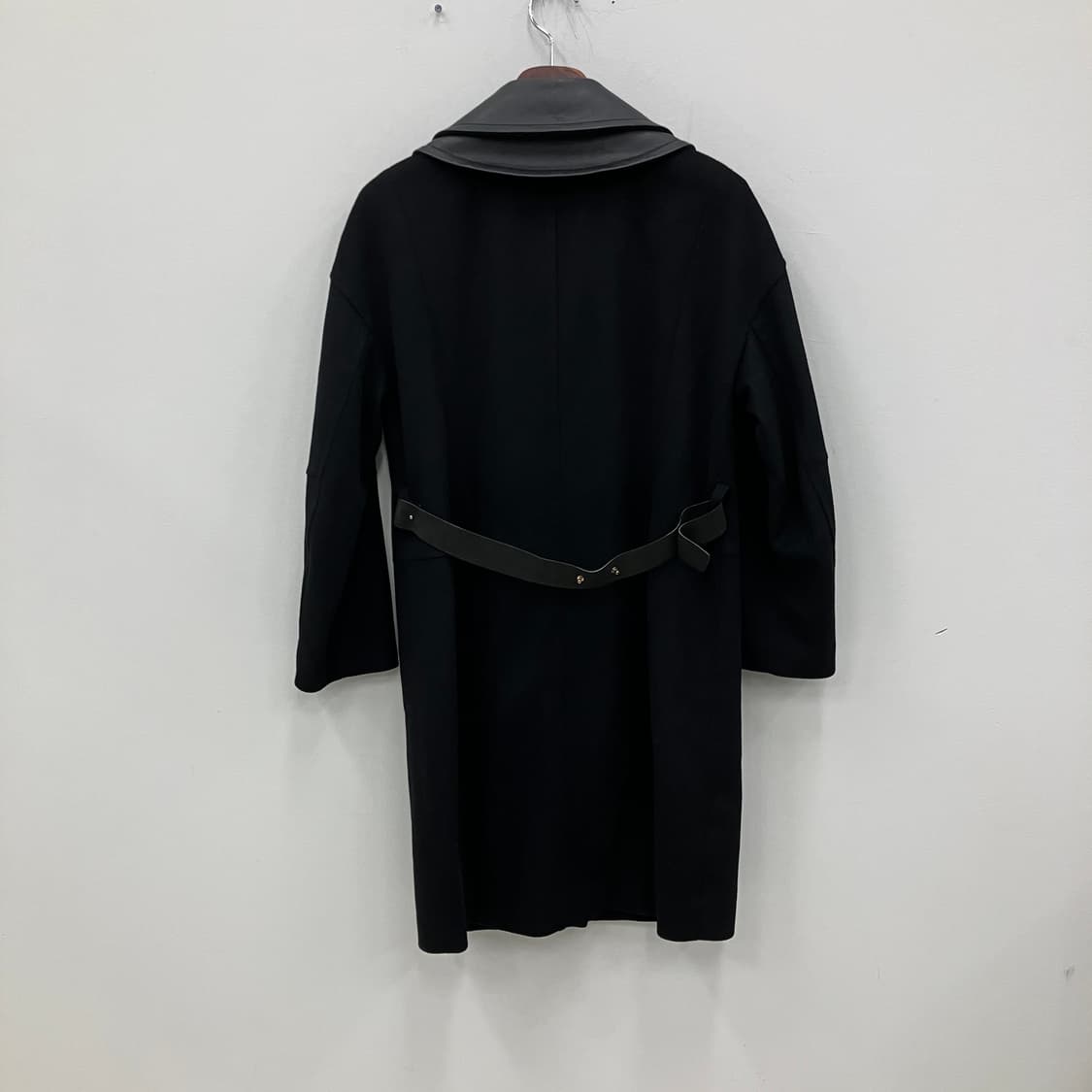 타임 블랙 캐시미어 혼방 가죽 하이넥 카라 싱글 롱 코트 상품이미지2