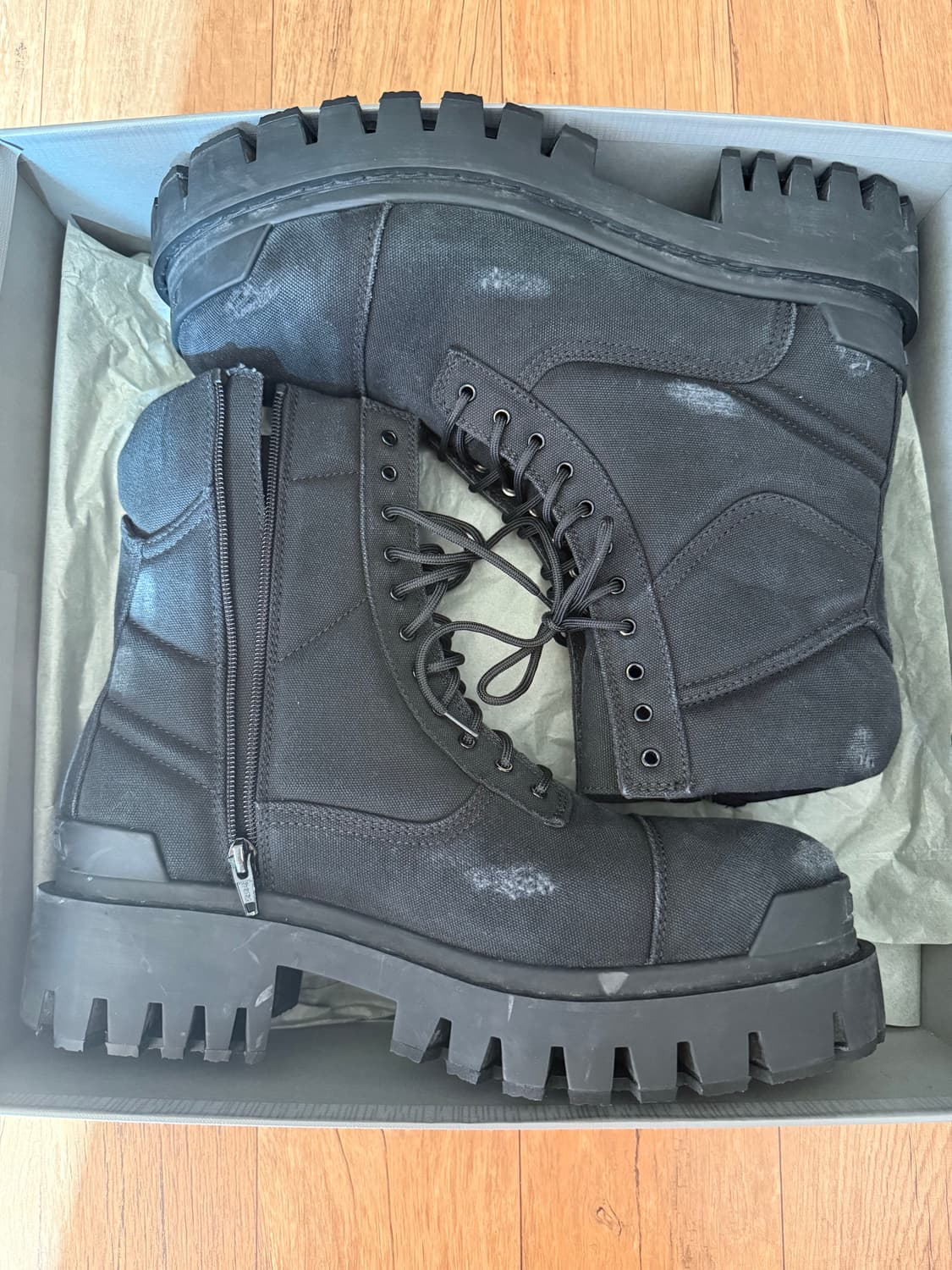 [43] 발렌시아가 컴뱃 스트라이크 부츠 상품이미지1