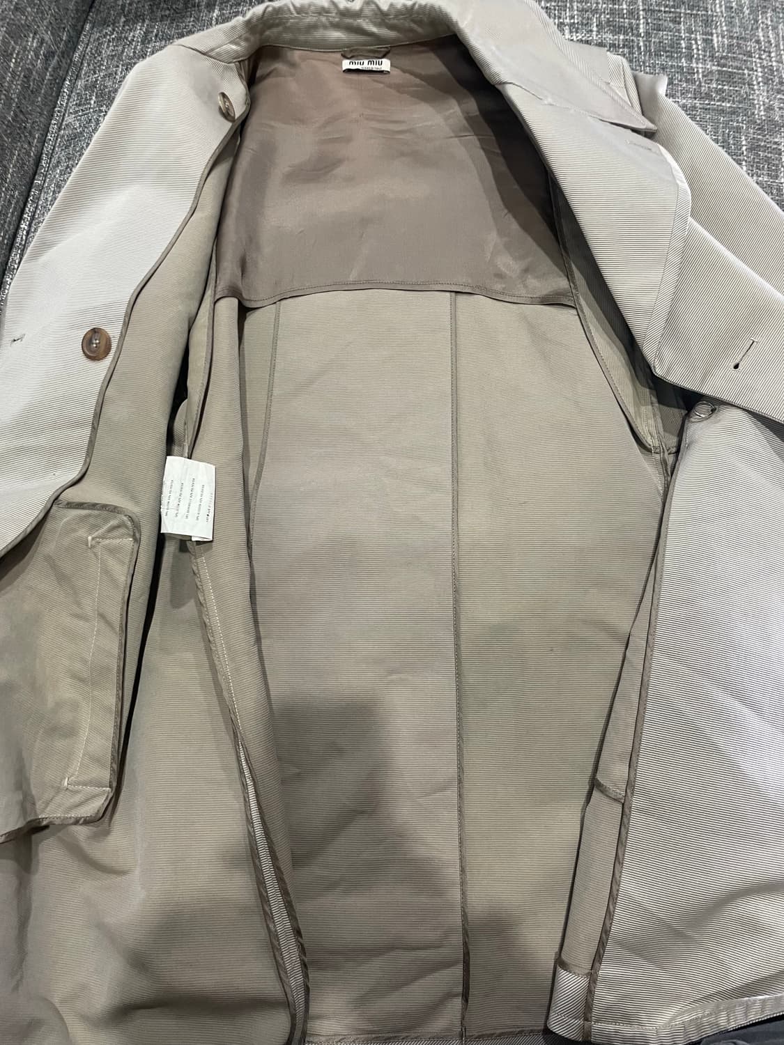 미우미우 트렌치 코트 42사이즈 정품 상품이미지3