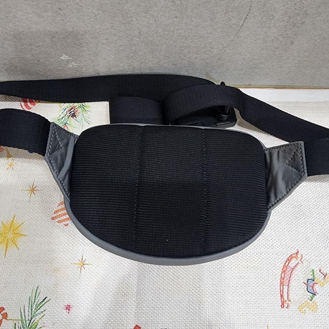 버버리 나일론 미니 크로스백 그레이 상품이미지2