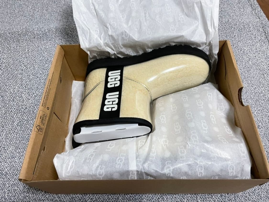 UGG 클래식 클리어 미니 어그 (크림) 230사이즈 상품이미지1