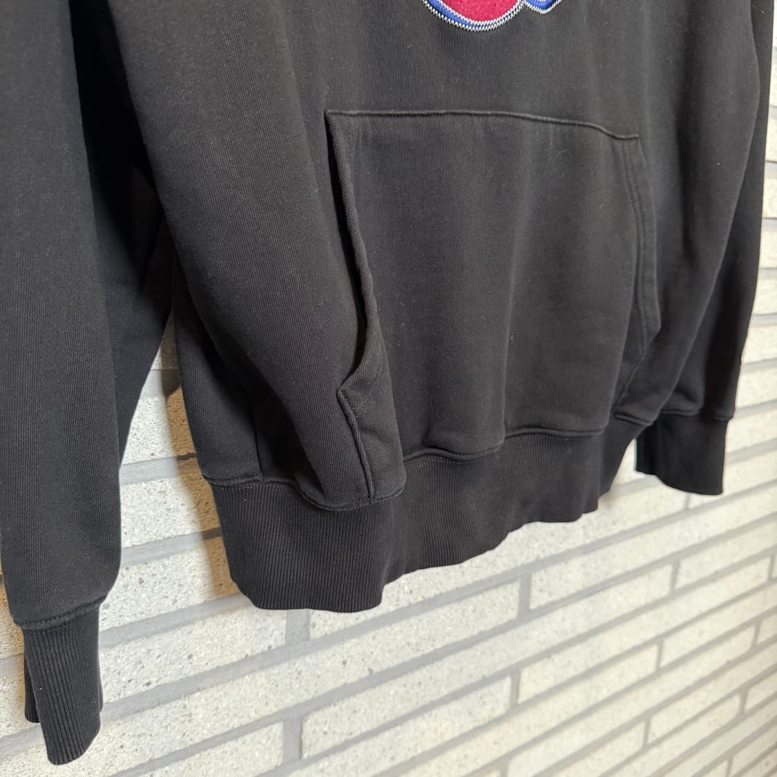 키르시 후드티 블랙 컬러  상품이미지4