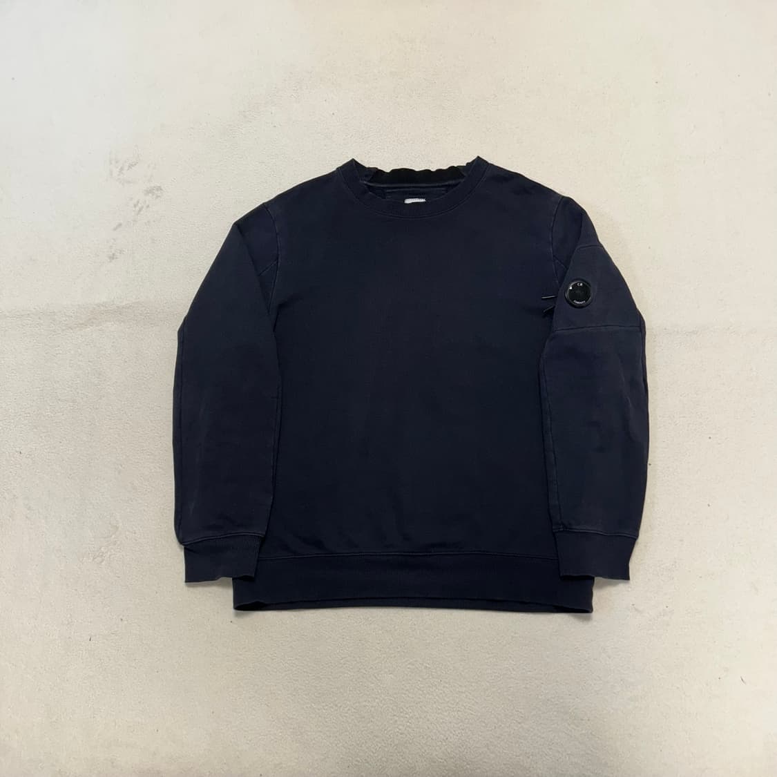 CP컴퍼니 렌즈 맨투맨 상품이미지1