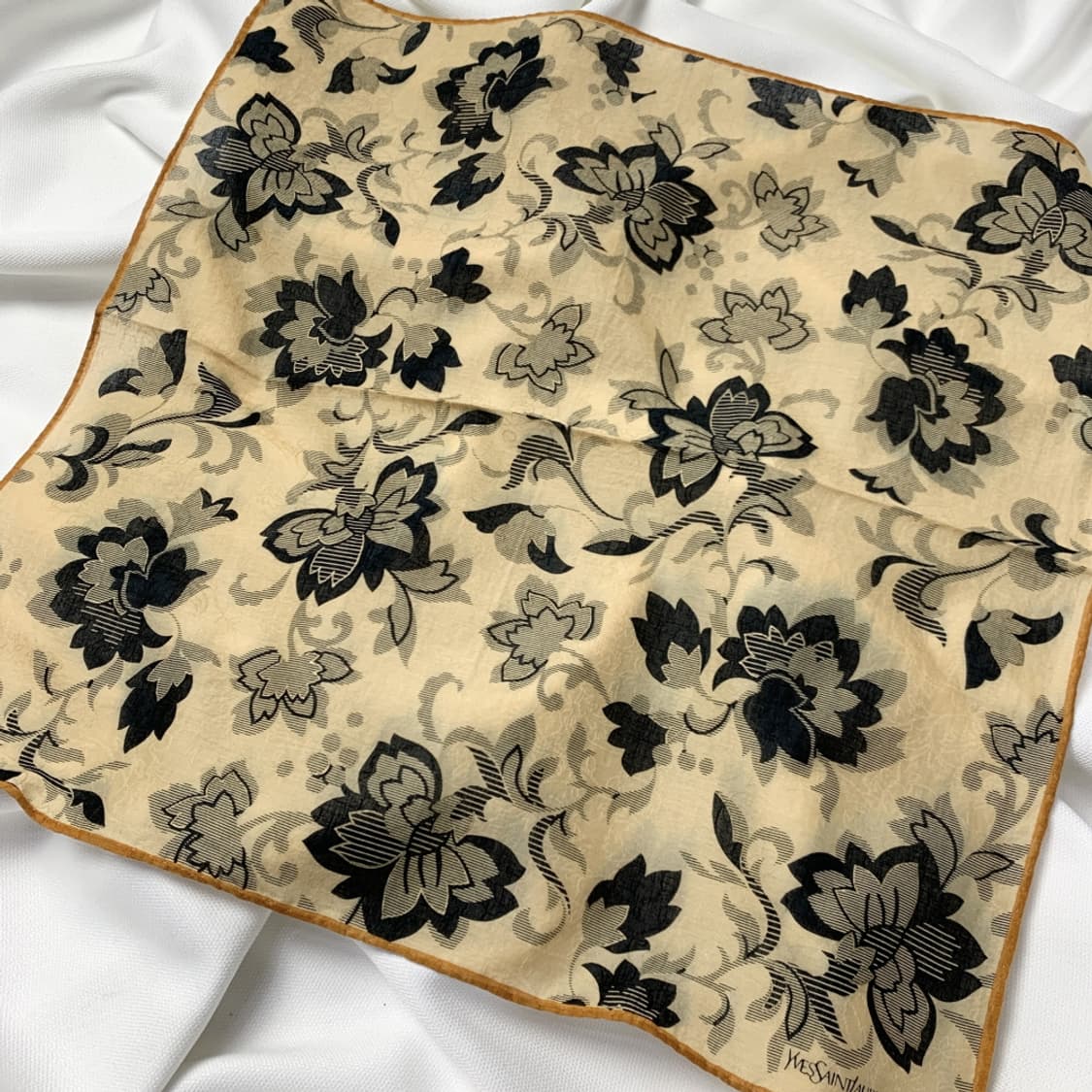 [정품] YSL 입생로랑 플라워패턴 빈티지 쁘띠스카프 손수건 상품이미지1