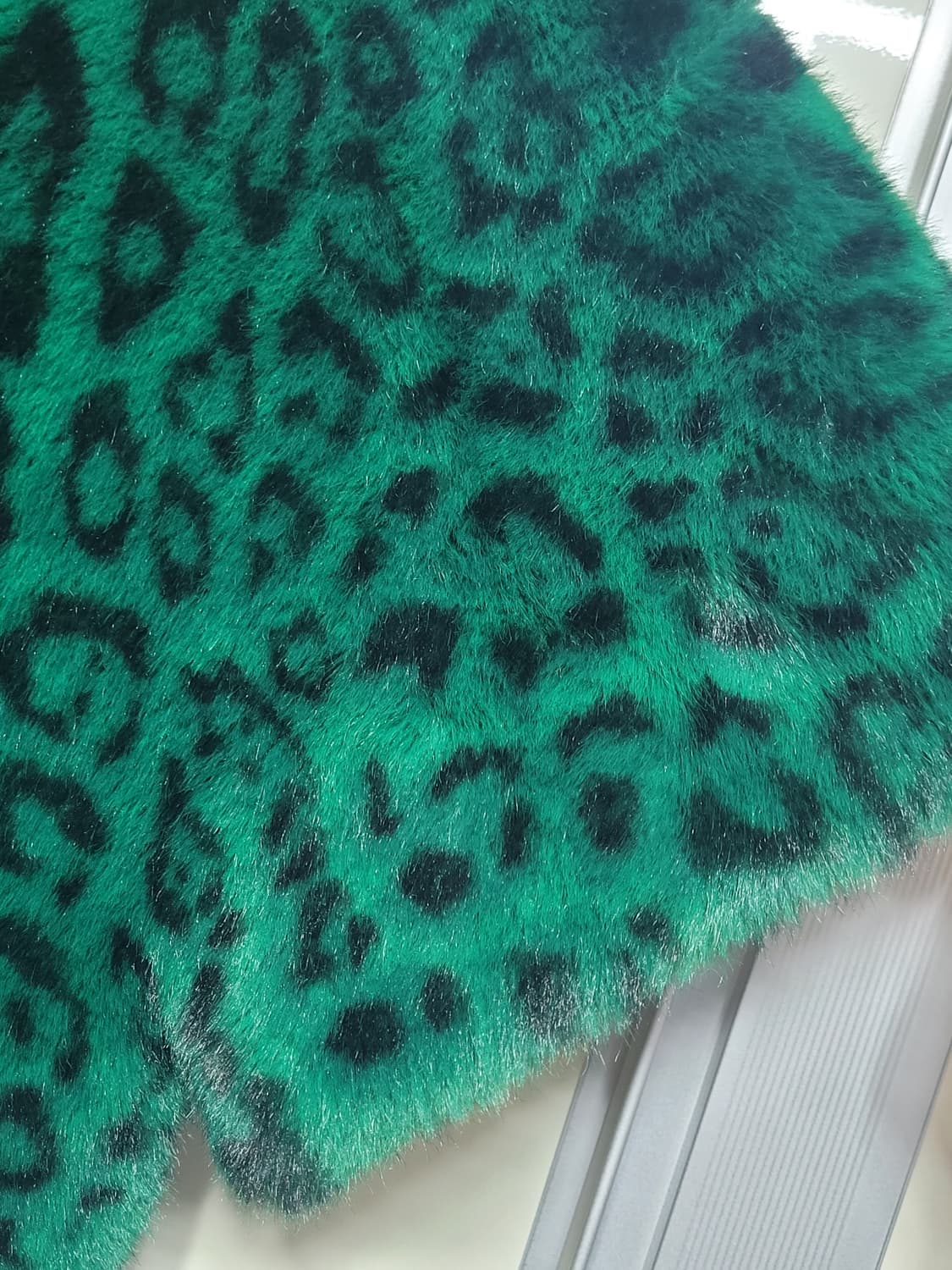 수입의류 에코밍크 후드 반팔집업 상품이미지3