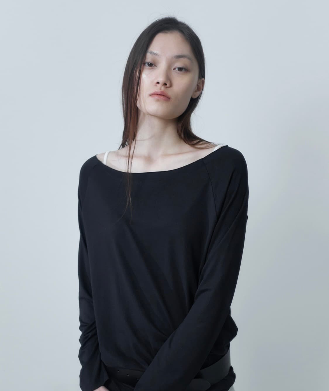 [새제품] 세릭 베이직 라운드 탑 블랙 상품이미지1