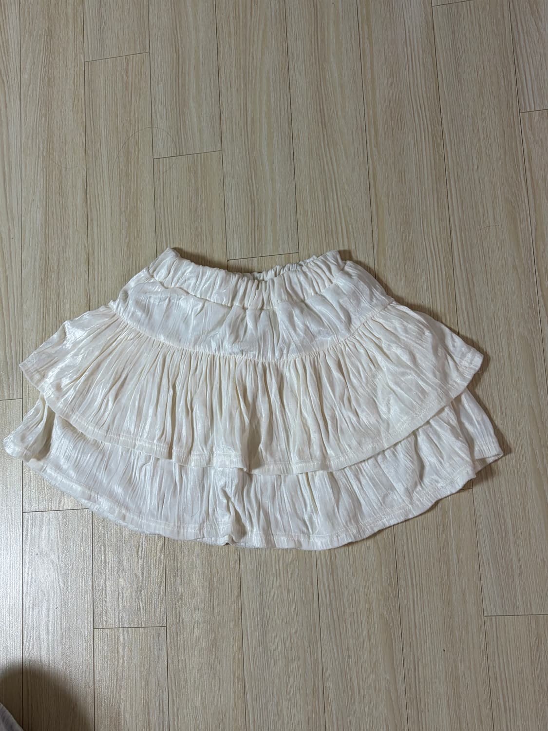 (실착1회) 크림 프릴 미니스커트 상품이미지1