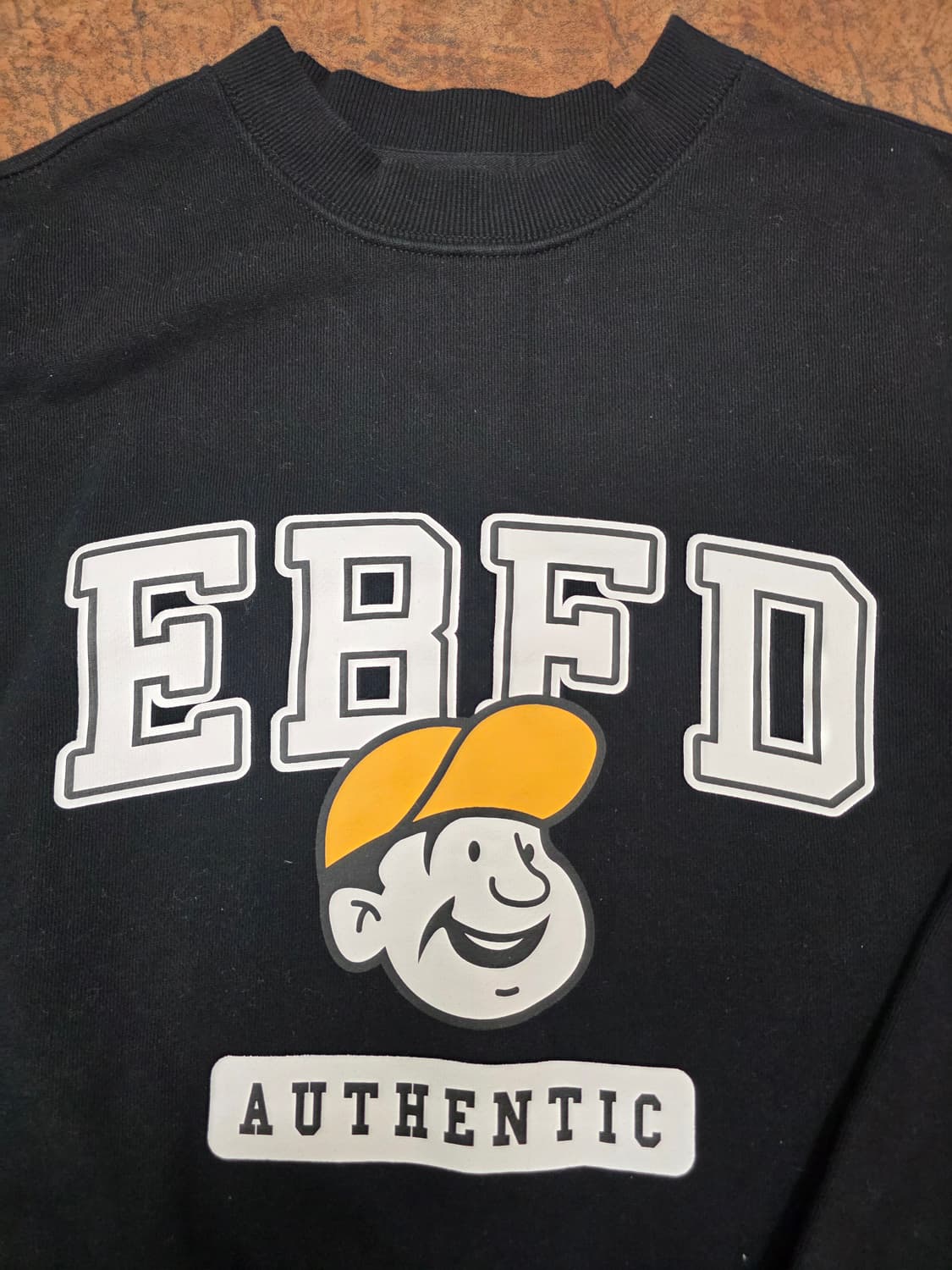 이벳필드 베츠 어센틱 맨투맨 블랙 M 상품이미지4