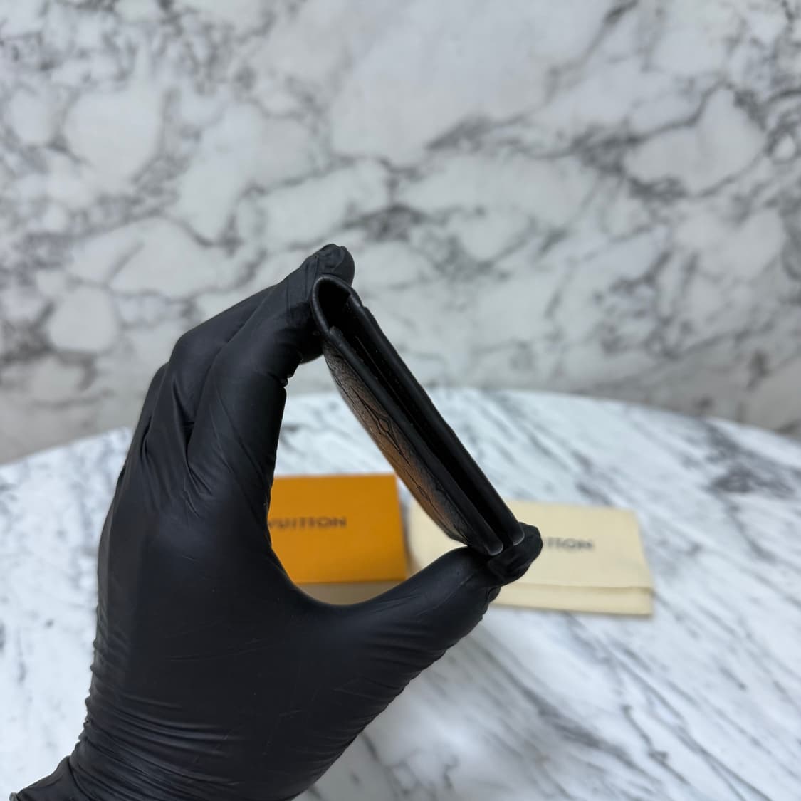 루이비통 이클립스 쉐도우 오거나이저 카드지갑 상품이미지4