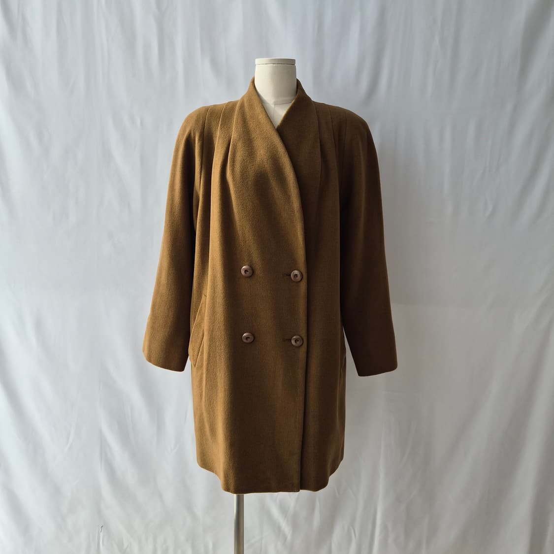 SANYO Carat 울100% 카멜 더블 노카라 코트 상품이미지1