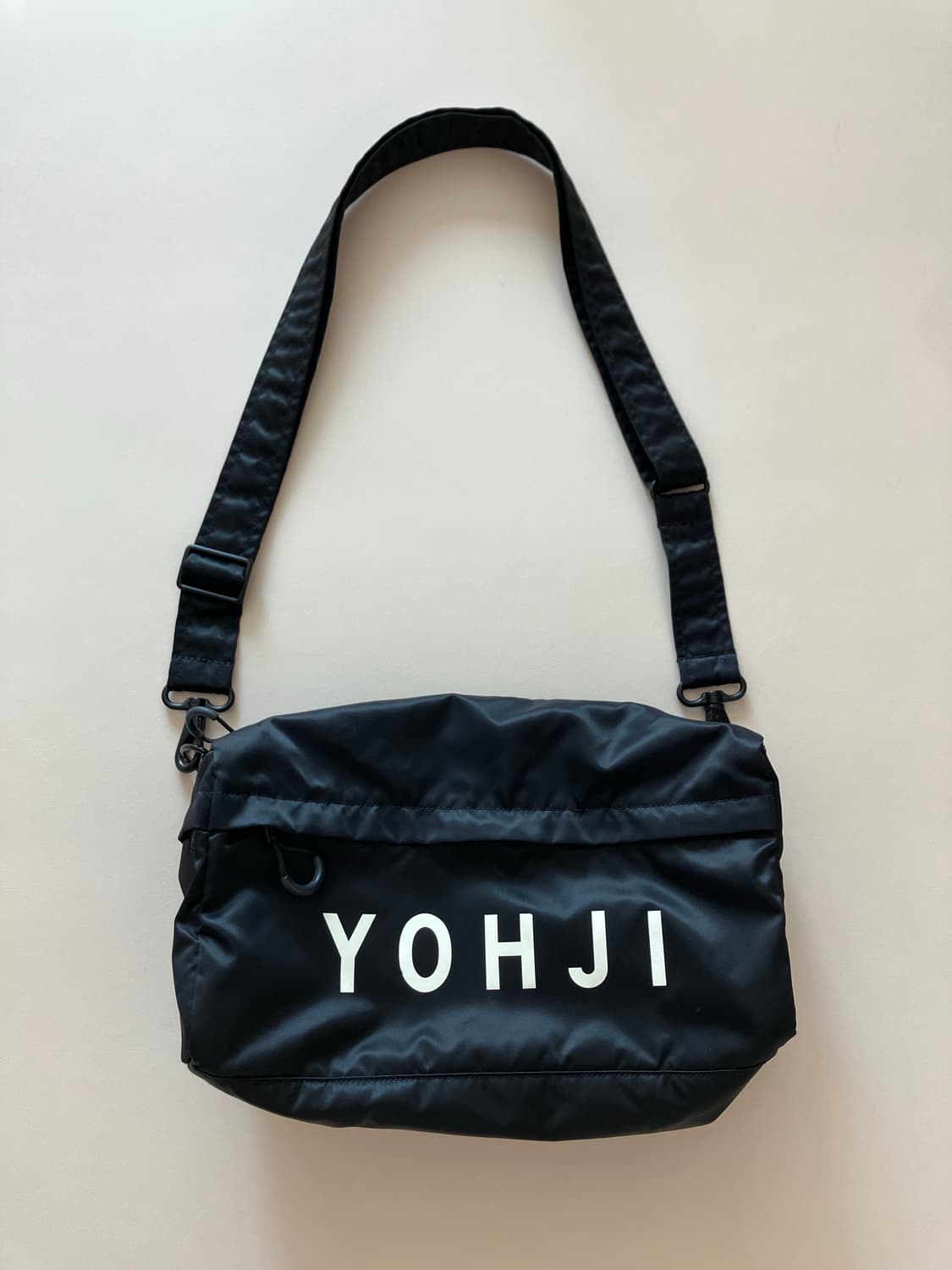 Y-3 요지야마모토 크로스백 상품이미지1