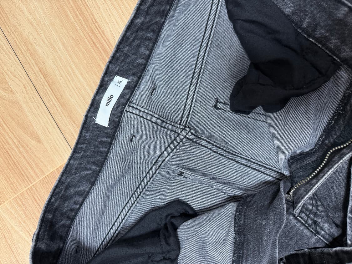 [XL] 밀로 아카이브 리플렉트 커브드 팬츠 상품이미지4