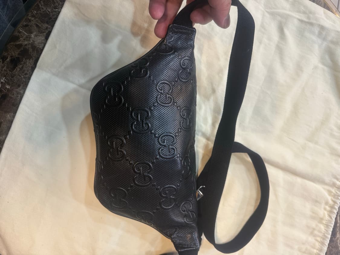 정품 구찌 GG 엠보스 벨트백 팝니다 상품이미지4