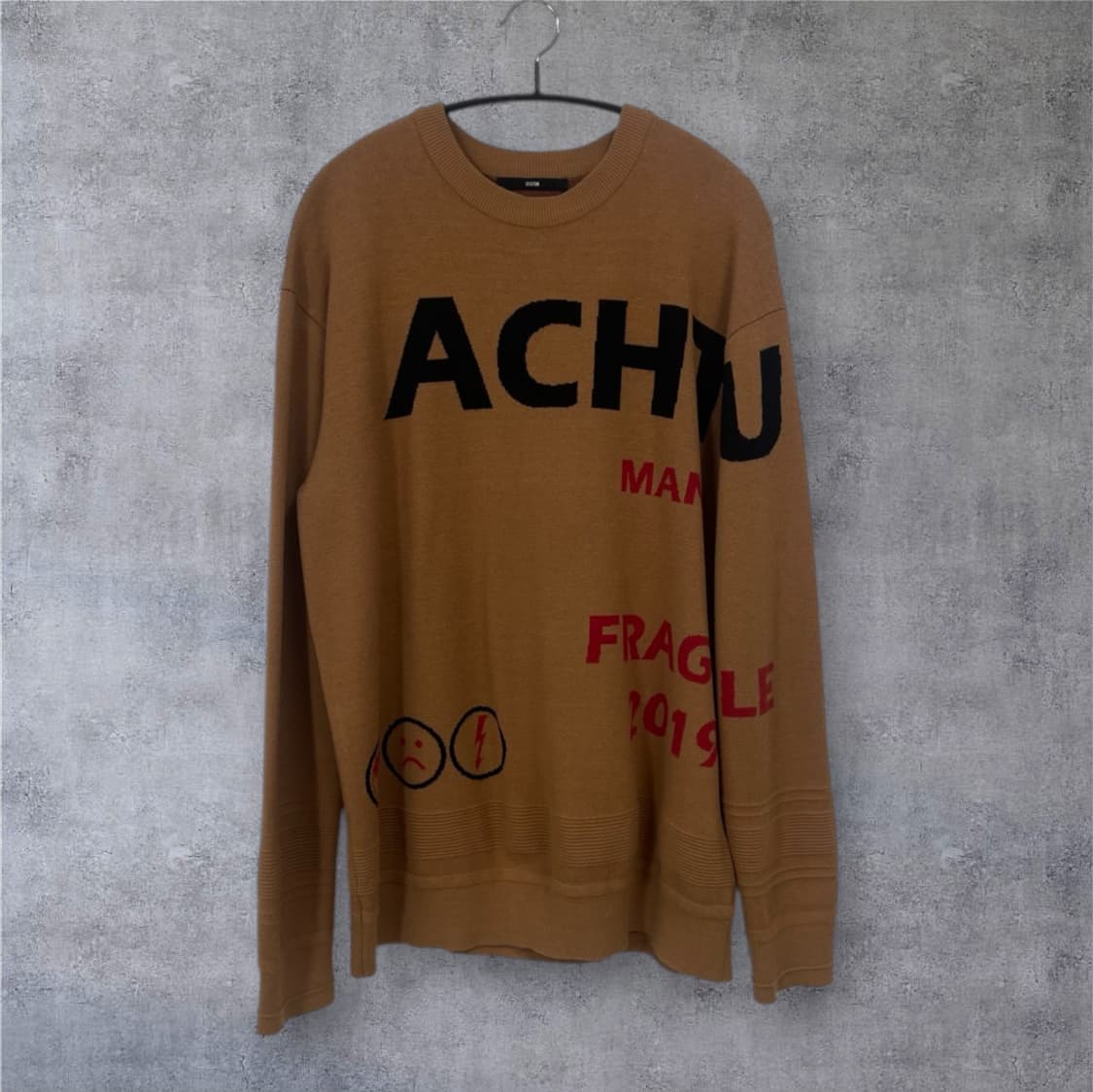 시스템 System 카멜브라운 레터링 자카드 니트 100 상품이미지8