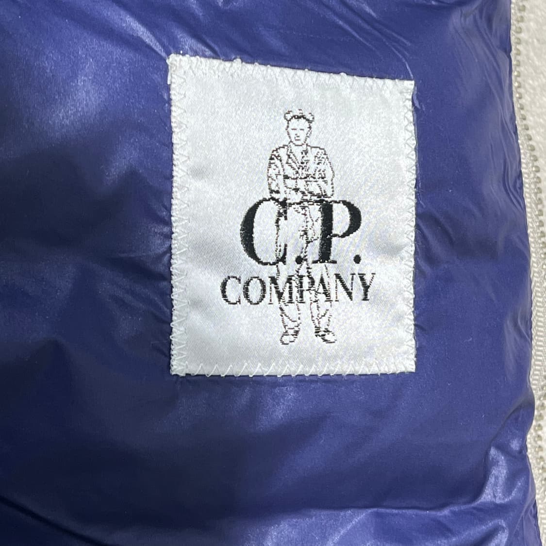 cp컴퍼니 고글 경량패딩 s10185 상품이미지8